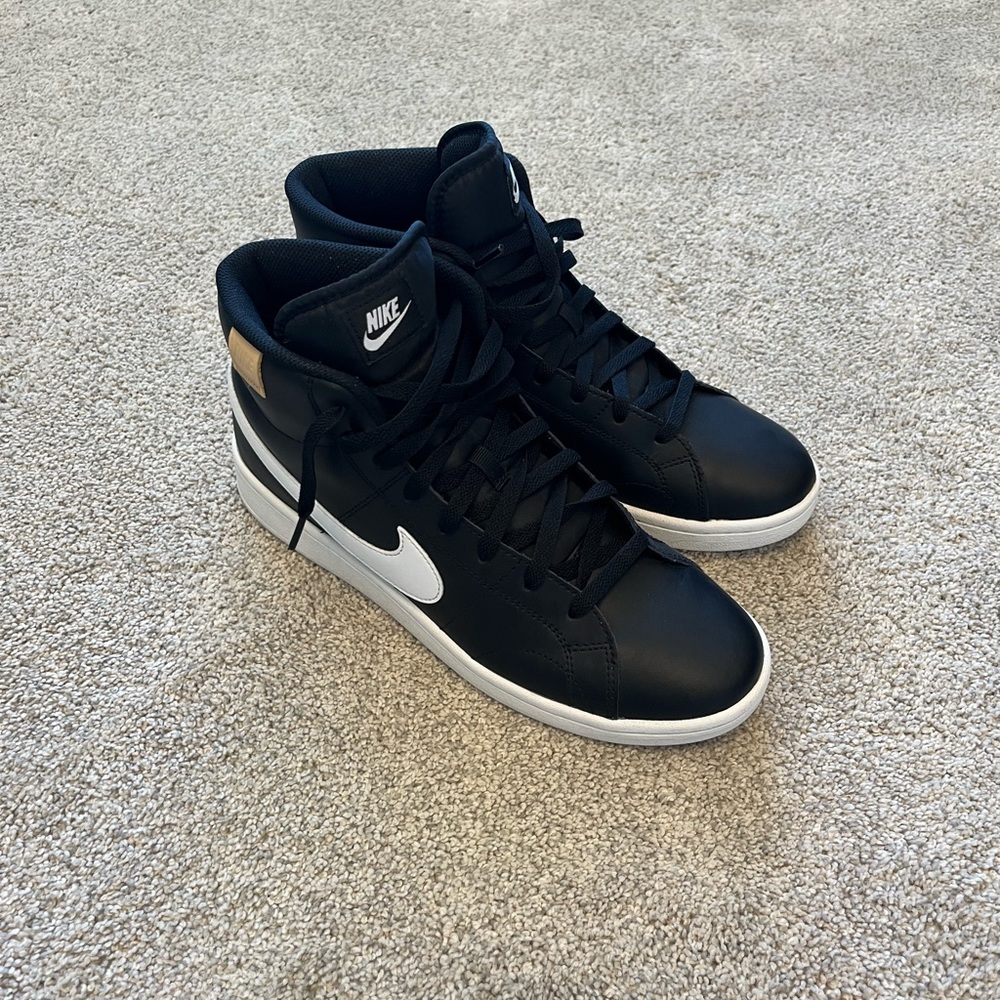 Mens Nike Size 10 Mid Leather Shoe (Size 10)
